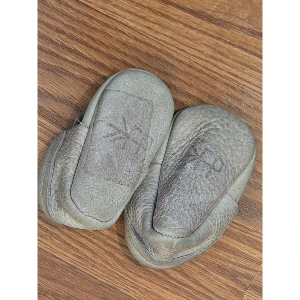 Freshly Picked Baby‎ Moccasins Grey Premium Leather Fringe Soft Sole Size 1